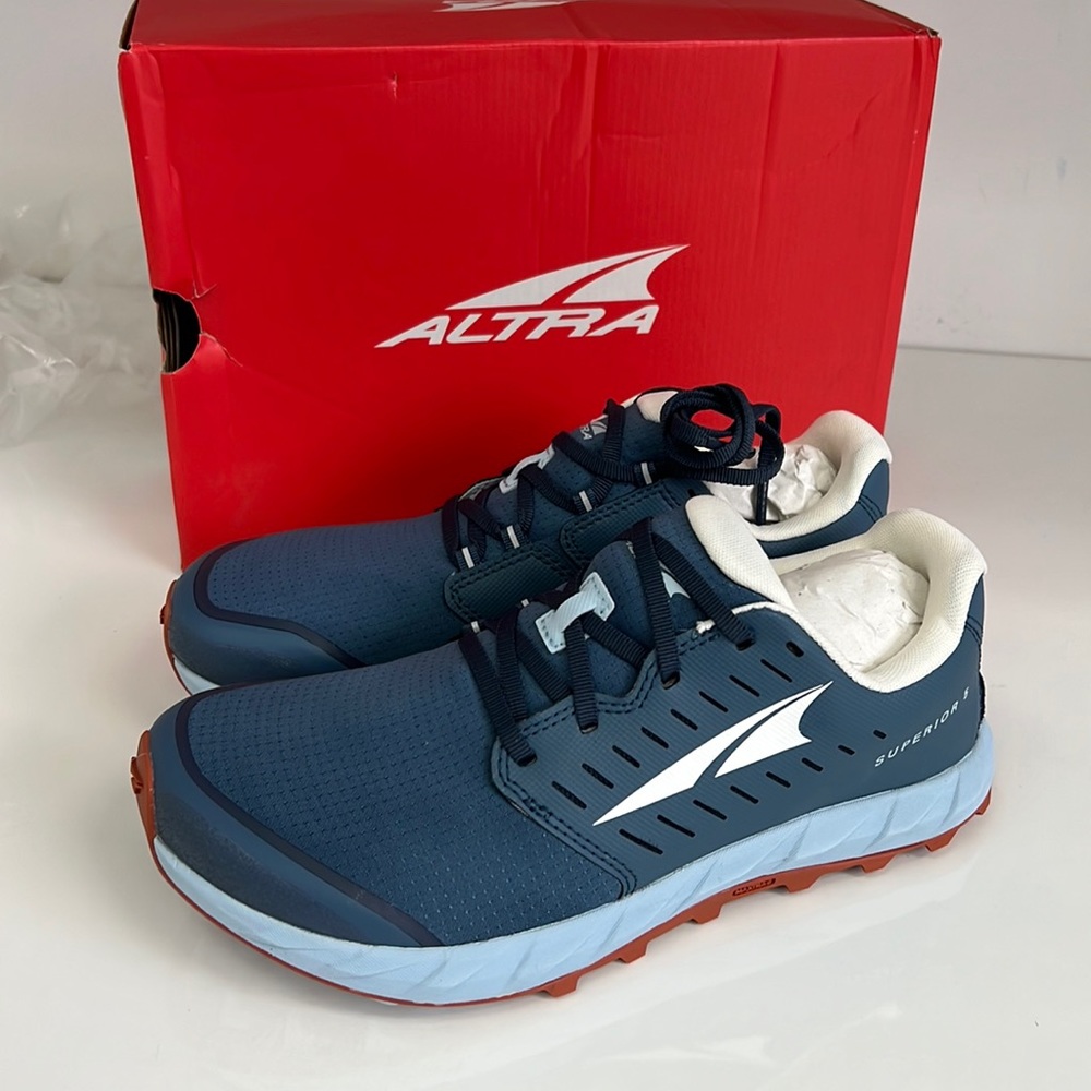 Altra Men's Superior 5 Running Shoes.